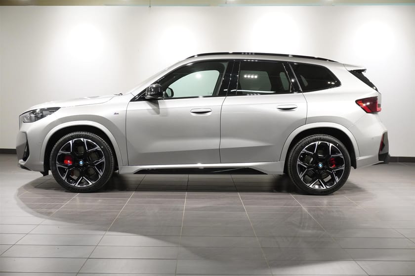 Bild 2 av BMW X1 M35i xDrive M Sportpaket Pro Drag DA Pro HUD Panorama H K