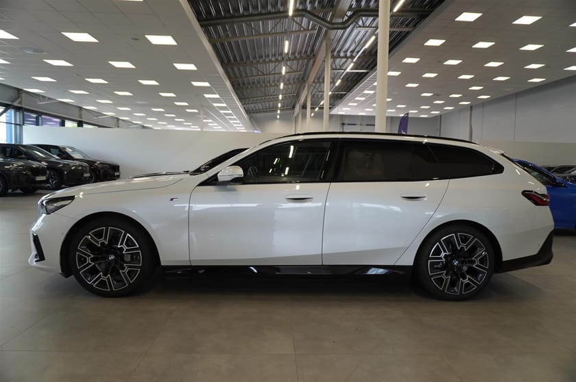 Bild 4 av BMW i5 eDrive40 Touring M-Sport Business Edt H K DAP Innovation Drag