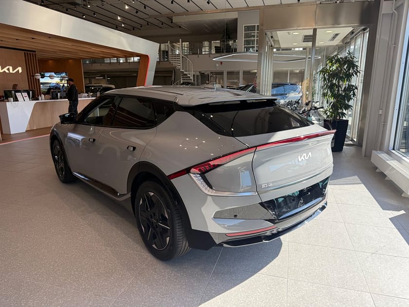 Bild 2 av Kia EV6 AWD Long Range PLUS 84 kWh 325hk  *OMG LEV*