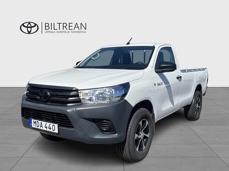 Toyota Hilux Enkelhytt 2.4D Manuell Legend Drag Vhjul