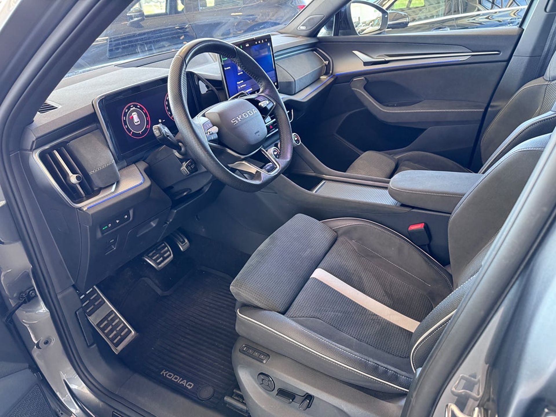 Skoda Kodiaq 7-sits 2.0 TDI 2026, bild 6/10