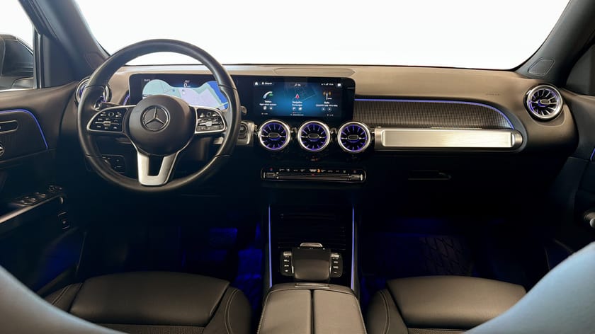 Bild 4 av Mercedes-Benz EQB 300 4MATIC Progressive Line Värmare Adaptiv