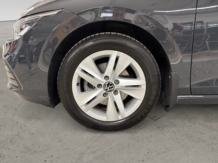 Bild 4 av Volkswagen Golf Sportscombi 1,5 eTSI 131 HK DSG Drag