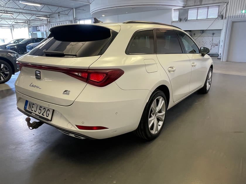 Bild 5 av SEAT León Sportstourer e-Hybrid – FR/ Bakkamera/ Navigation/ Dragkrok/