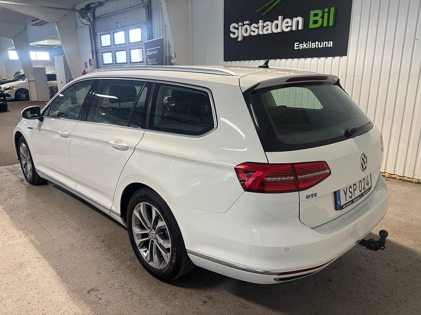Bild 4 av Volkswagen Passat Variant GTE SC 218hk Cockpit/Drag/Värmare/Carplay