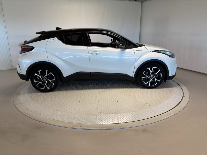 Bilde 4 av Toyota C-HR Hybrid 1,8 Navi/DAB/Ryggekam/Cruise/BT/relax/Delskinn