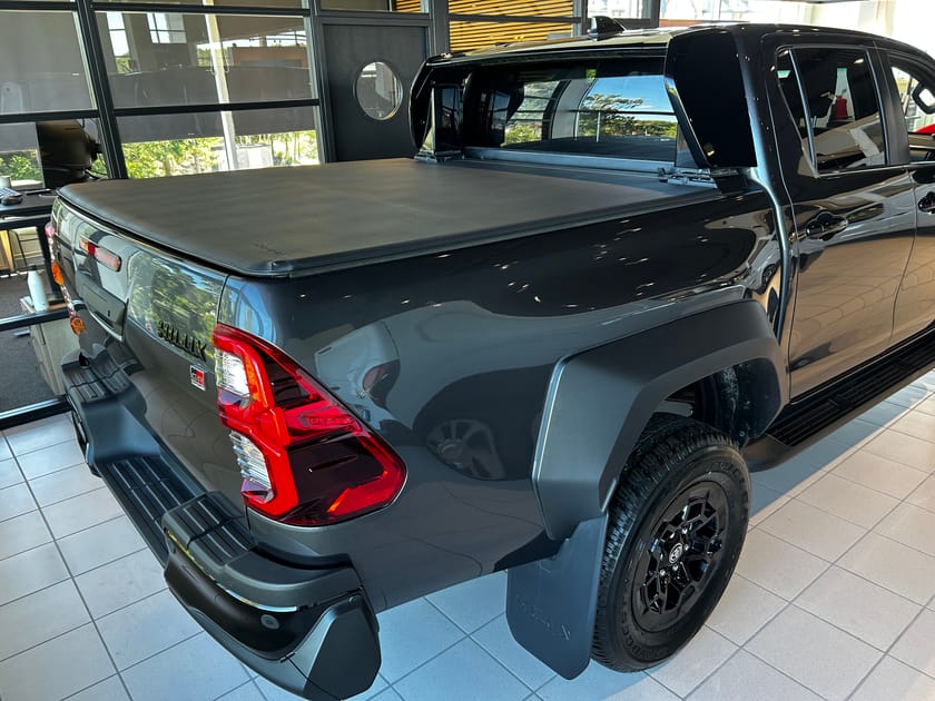 Bild 5 av Toyota Hilux Dubbelhytt D-CAB 2,8 AUT6 4WD GR SPORT II