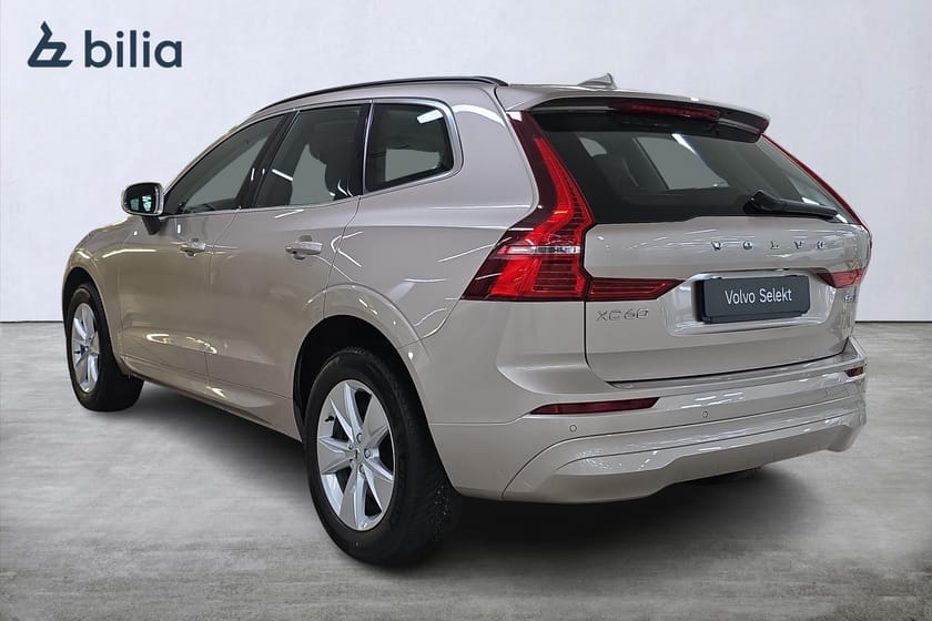 Bild 2 av Volvo XC60 B5 AWD Bensin Core / Google / Värmare