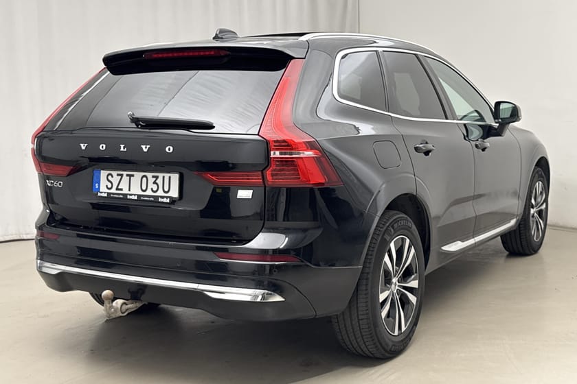 Bild 3 av Volvo XC60 T6 AWD Recharge (350hk) Core Bright Panorama