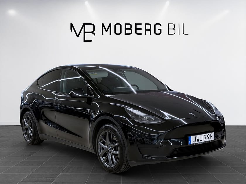 Bild 4 av Tesla Model Y Standard Range RWD 299hk Pano Drag B-kamera