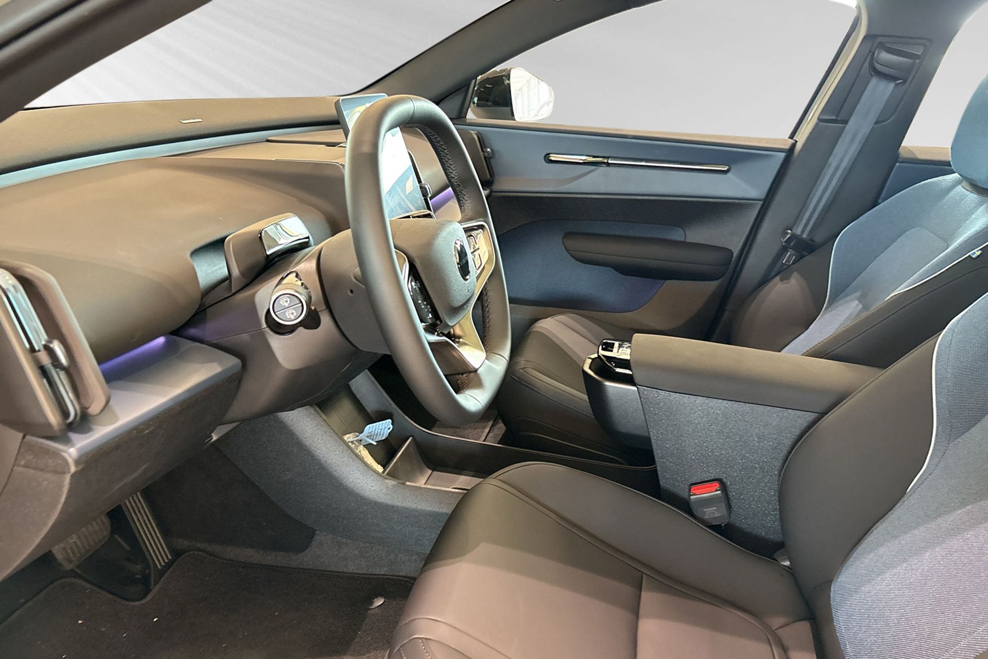 Volvo EX30 2026, bild 7/10