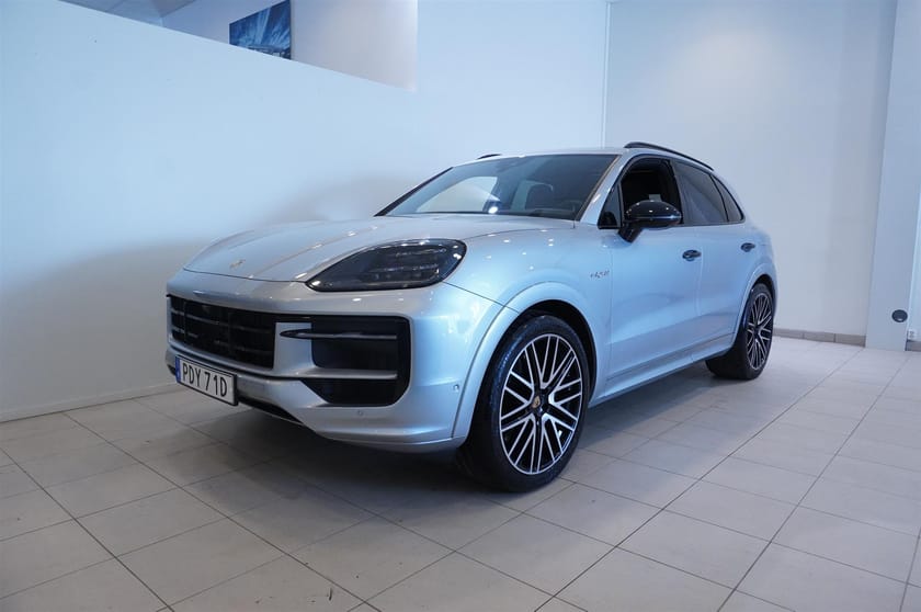 Bild 2 av Porsche Cayenne E-Hybrid Tiptronic S 470hk Awd, Hd Matrix Ljus, 22 Turbo Designe, Drag, Panoramaglastak,  Trailer, Adaptiva Sportstolar Mm