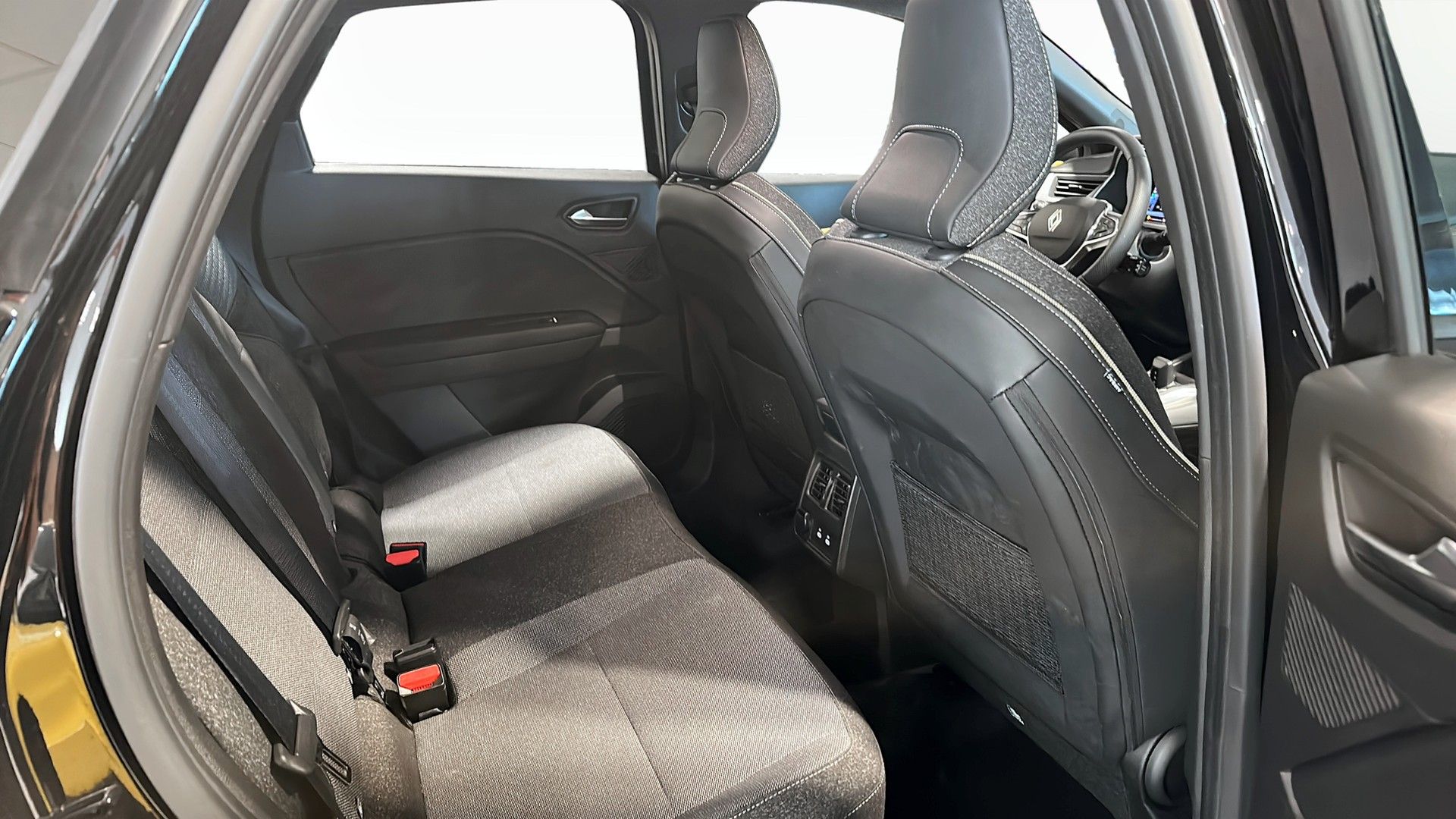 Renault Captur 1.3 TCe 2026, bild 5/10