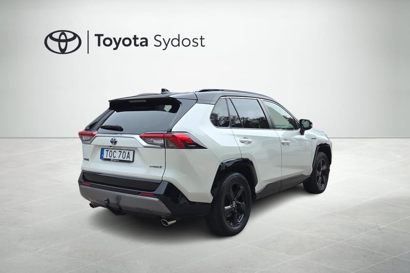 Bild 3 av Toyota RAV4 Hybrid AWD-i Style 360 Kamera, Halvskinn, P-sensorer, Uppvärmda stolar fram mm