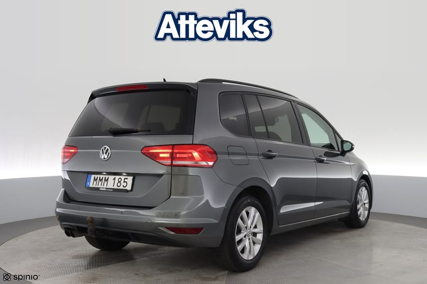Bild 3 av Volkswagen Touran 7-seater TSI 150hk DSG Drag Kamera App-Connect