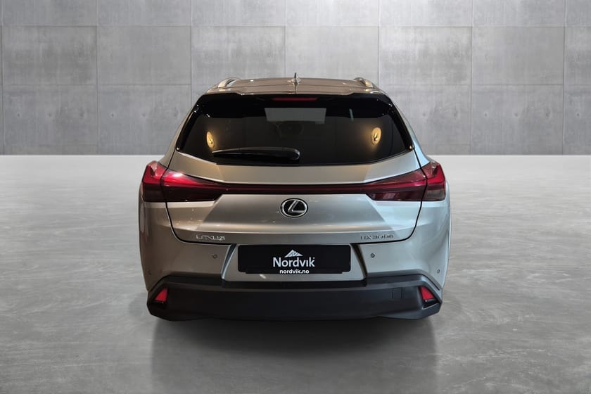 Bilde 4 av Lexus UX 300e UX300e Luxury SUN klar for levering