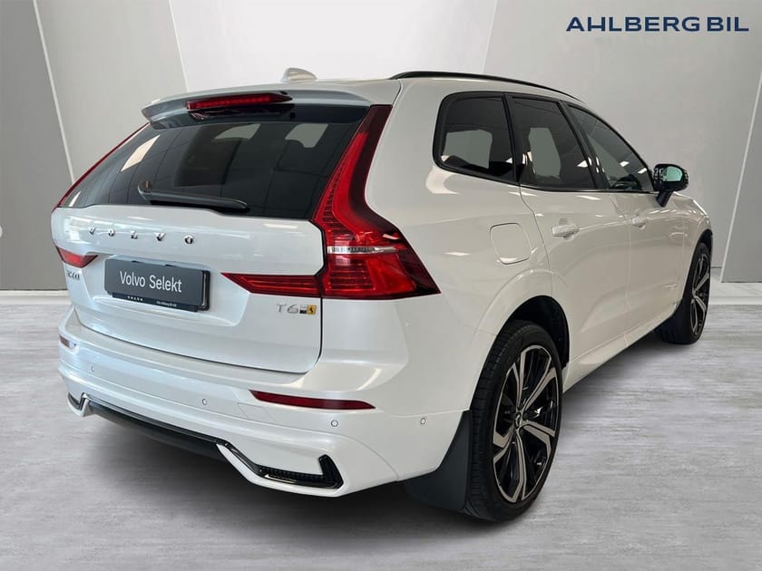 Bild 2 av Volvo XC60 T6 Plus Dark Nordic Edition Dragkrok Halvautomatisk, Headup, HK, 360 Kamera, 21TUM, Läder Vent