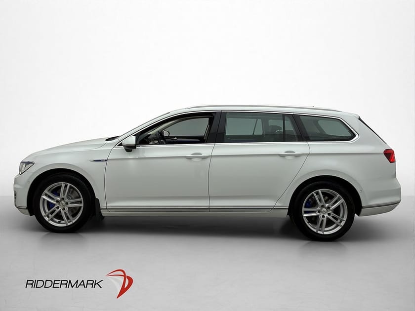 Bild 5 av Volkswagen Passat Variant GTE Cockpit HUD Kamera Navi CarPlay Drag