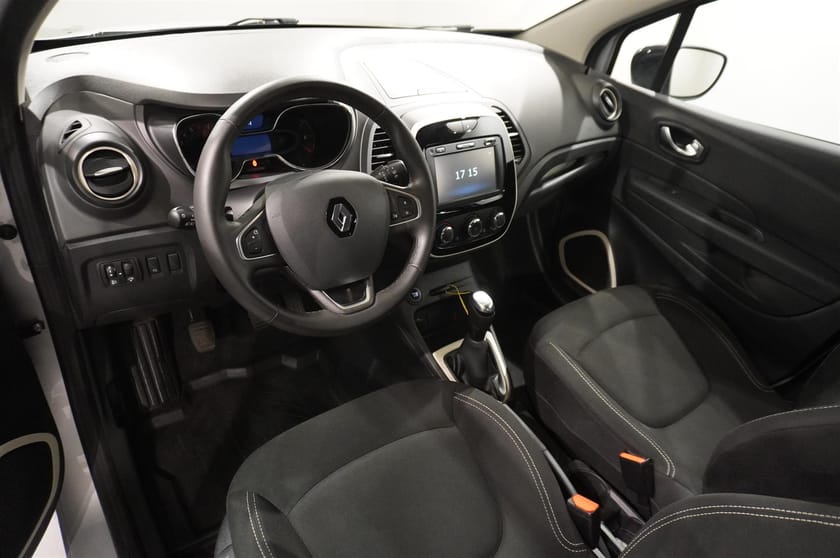 Bild 2 av Renault Captur 0.9 TCe 90hk Zen Navi Tonade LED