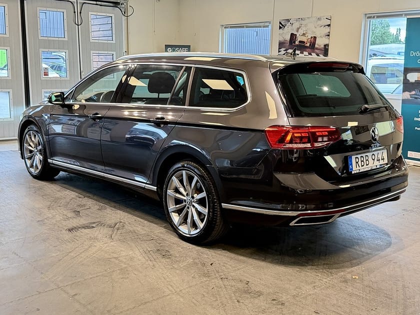 Bild 3 av Volkswagen Passat Sportscombi GTE 1.4 Plug in Drag Värmare Cockpit Moms