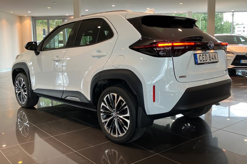 Bild 3 av Toyota Yaris Cross Hybrid 1,5 STYLE CARPLAY BSM KEYLESS