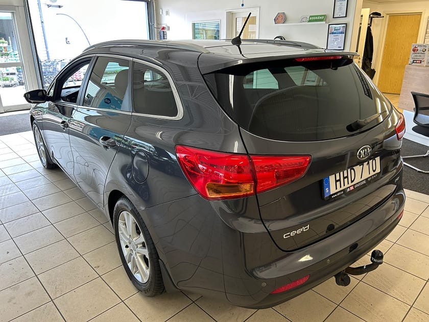 Bild 3 av Kia cee'd_sw 1.6 CRDi EX Comfort Euro 5 Med Drag