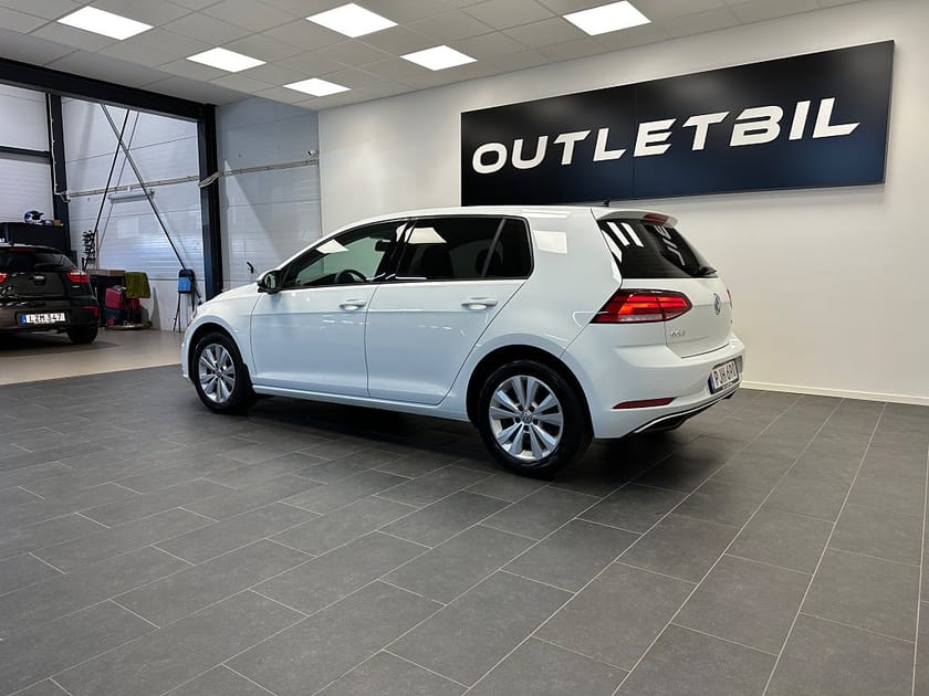 Bild 4 av Volkswagen Golf 5-dörrar 1.0 TSI 110hk Base Carplay