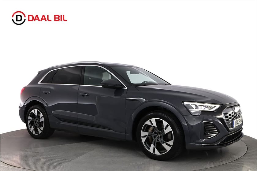 Bild 4 av Audi Q8 55 e-tron quattro 114 kWh 408HK S-LINE B-KAM NAVI ACC LUFTFJÄD