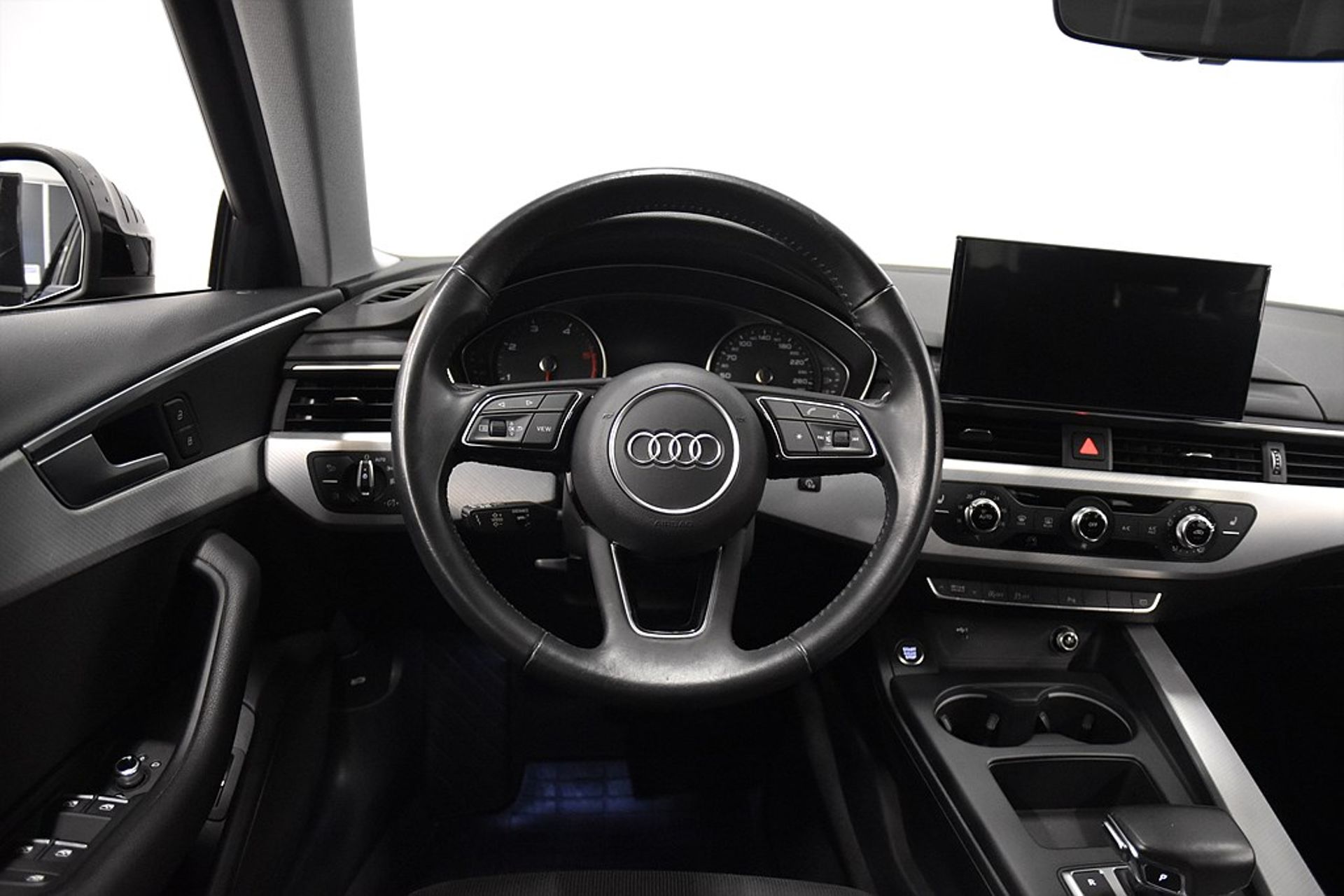 Audi A4 2020, bild 2/10