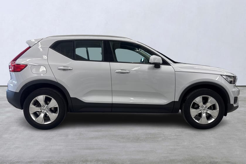 Bild 3 av Volvo XC40 T3 FWD aut Momentum Advanced Edt
