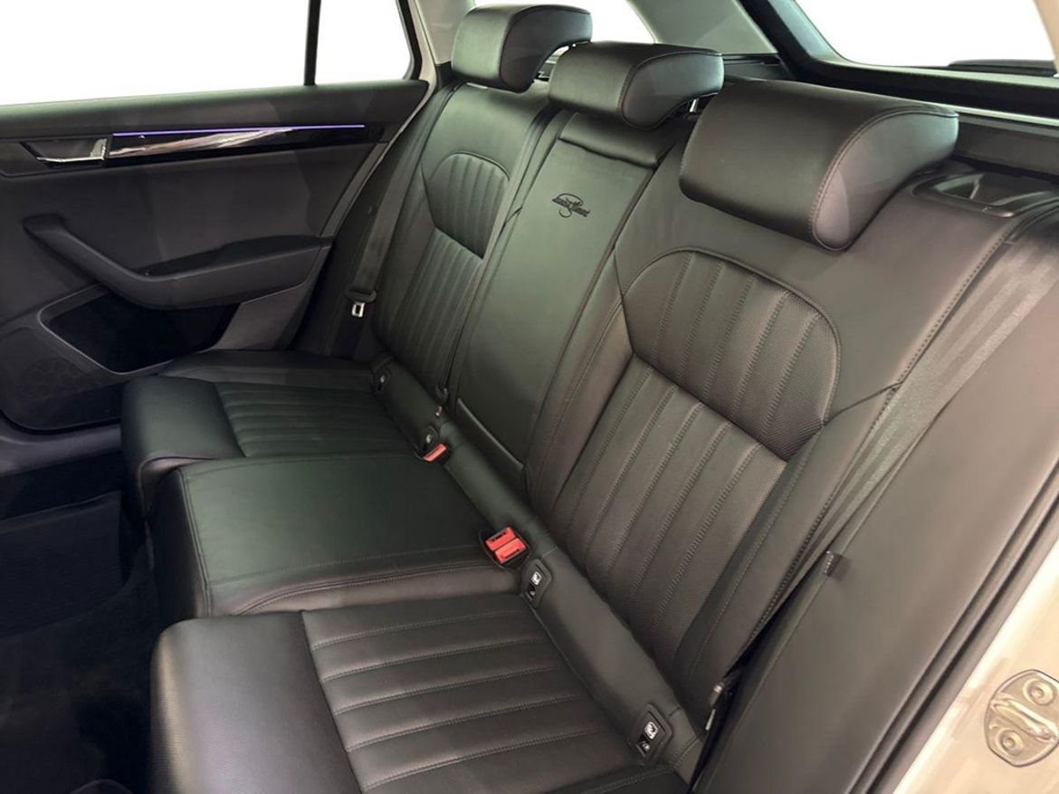 Škoda Škoda Superb Kombi — bild 13