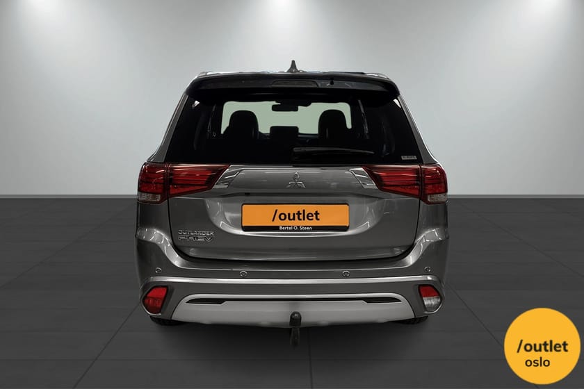 Bilde 4 av Mitsubishi Outlander PHEV 4x4 Instyle+ | 360 kamera | Skinn | ACC | EU 2028