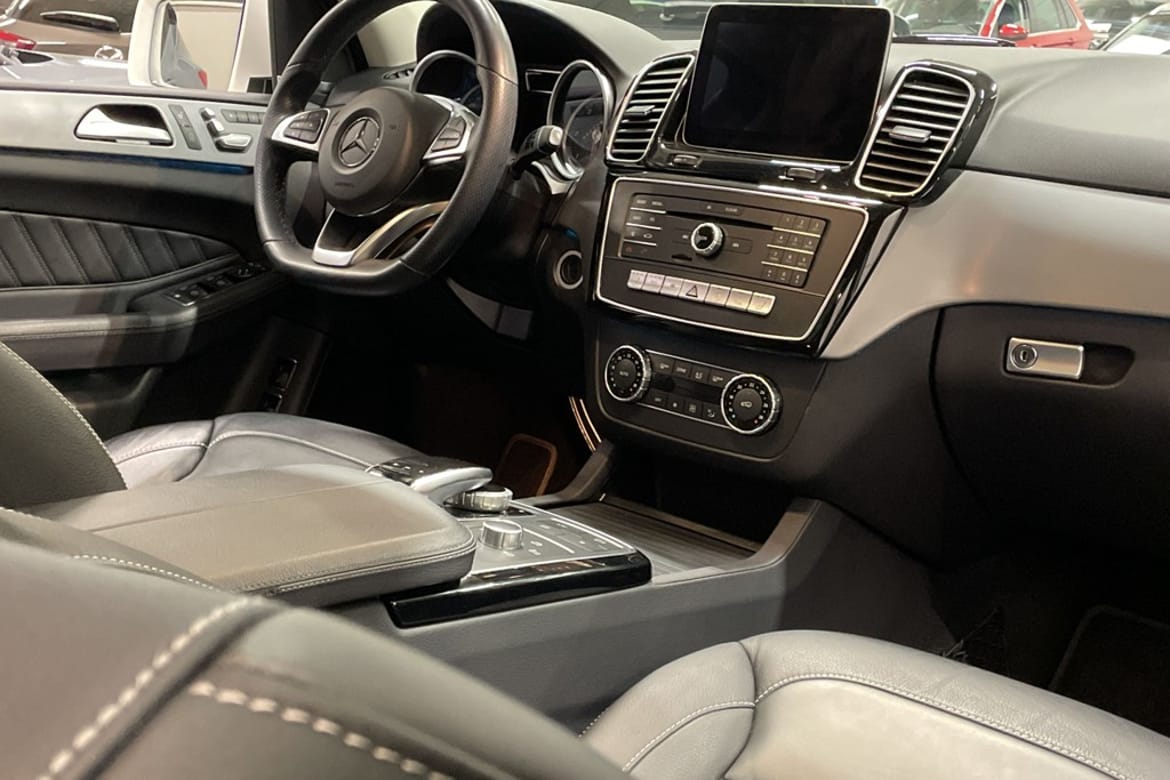 Mercedes-Benz GLE 2017 - miniatyr 25