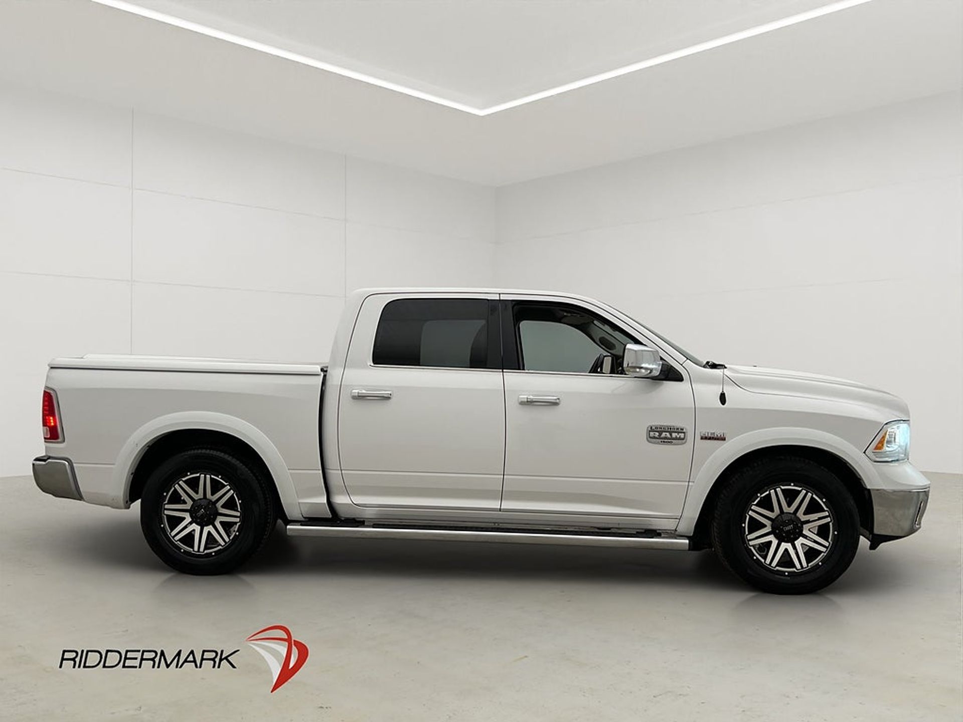 RAM 1500 Crew Cab 5.7 V8 HEMI 4x4 2018, bild 2/10
