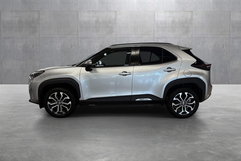 Bilde 2 av Toyota Yaris Cross Hybrid 115 AWD-i 1,5 Bensin Automat Active