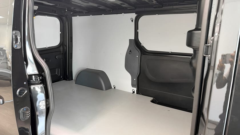 Bild 5 av Renault Trafic Skåpbil L2H1 NORDIC LINE DCI 150 AUTOMAT BVA9