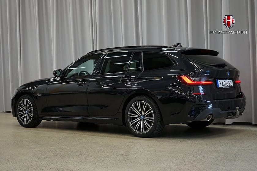 Bild 5 av BMW 330e xDrive Touring M Sport Drag Kamera Skinn Carplay Ambient