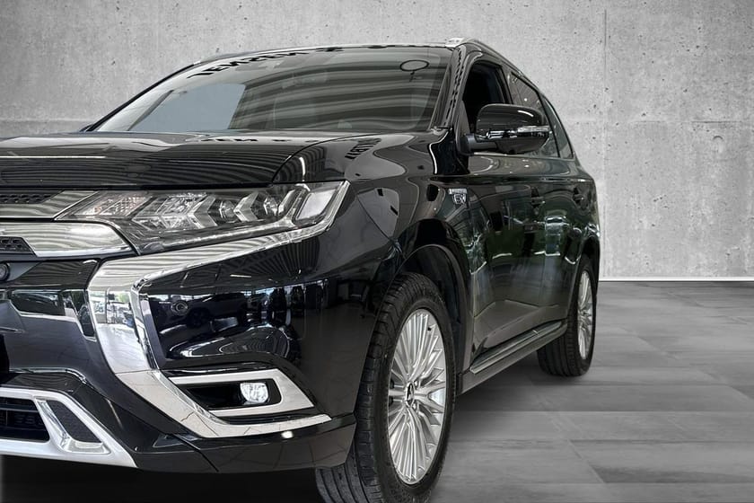 Bilde 4 av Mitsubishi Outlander PHEV Instyle+. R-Kamera, 360 kamera, Krok, DAB, Klima.