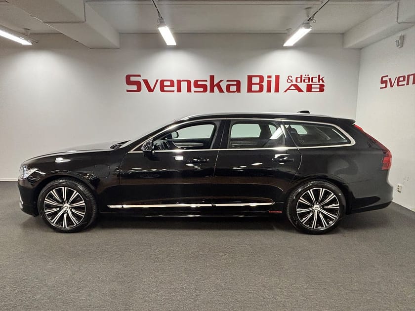 Bild 2 av Volvo V90 Recharge T6 AWD Geartronic Momentum 2,99% ränta