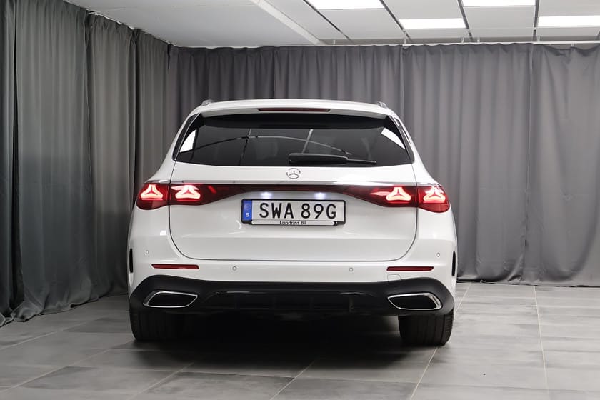 Bild 4 av Mercedes-Benz E 300 de 4MATIC T AMG Line Premium Digitallight Vinter Drag