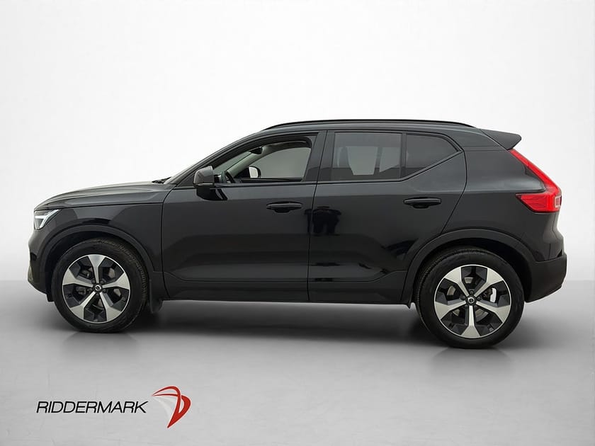 Bild 4 av Volvo XC40 B4 Plus Dark Värmare 360° Orrefors Skinn Nav BLIS