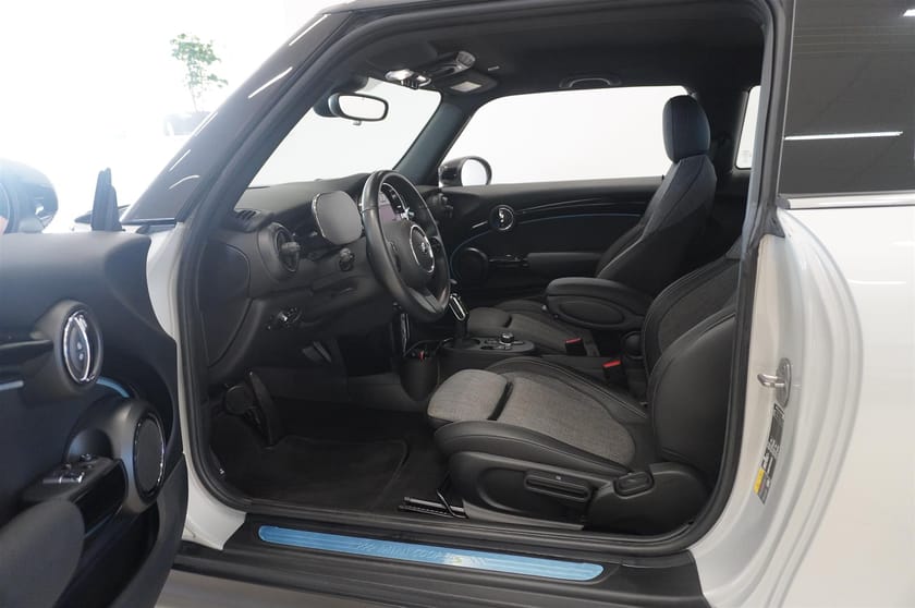 Bild 2 av MINI Cooper SE Essential Navi Kamera Keyless