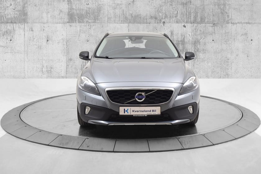 Bilde 2 av Volvo V40 Cross Country D2 115 HK/Summum/Skinn/Ryggekamera/SE KM!!!