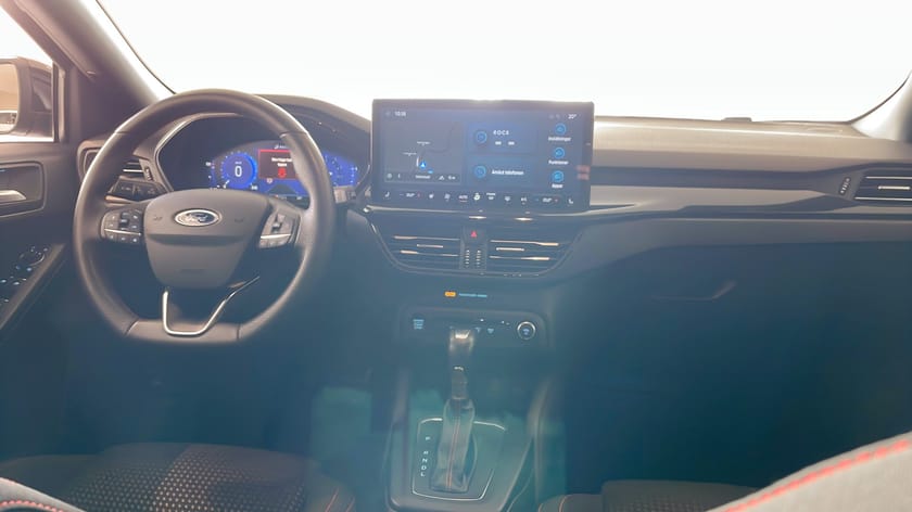 Bild 4 av Ford Focus Active Kombi ST-Line X Automat 125HK EcoBoost MHEV Drag