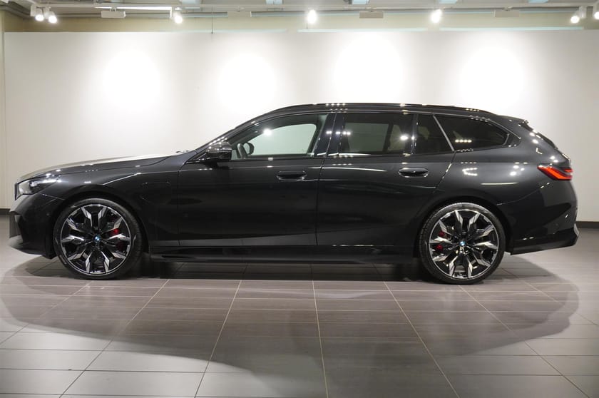 Bild 2 av BMW 550e xDrive Touring
