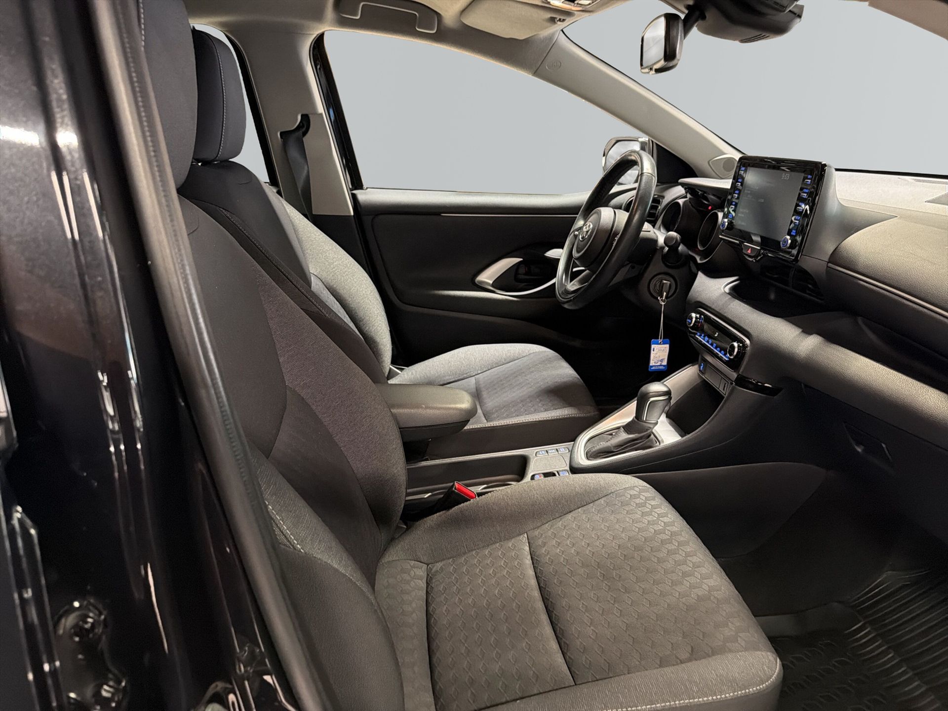 Toyota Yaris Hybrid 2021, bild 6/15