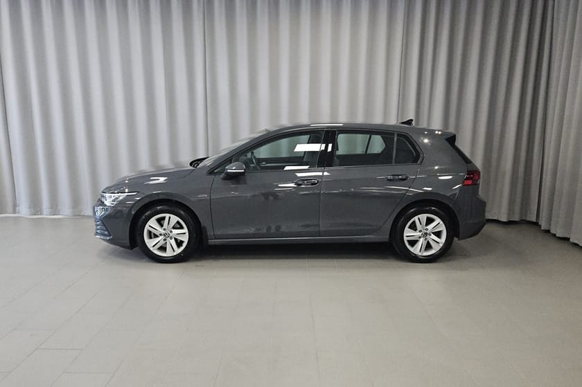 Bild 2 av Volkswagen Golf 1.0 eTSI 110HK Aut Drag