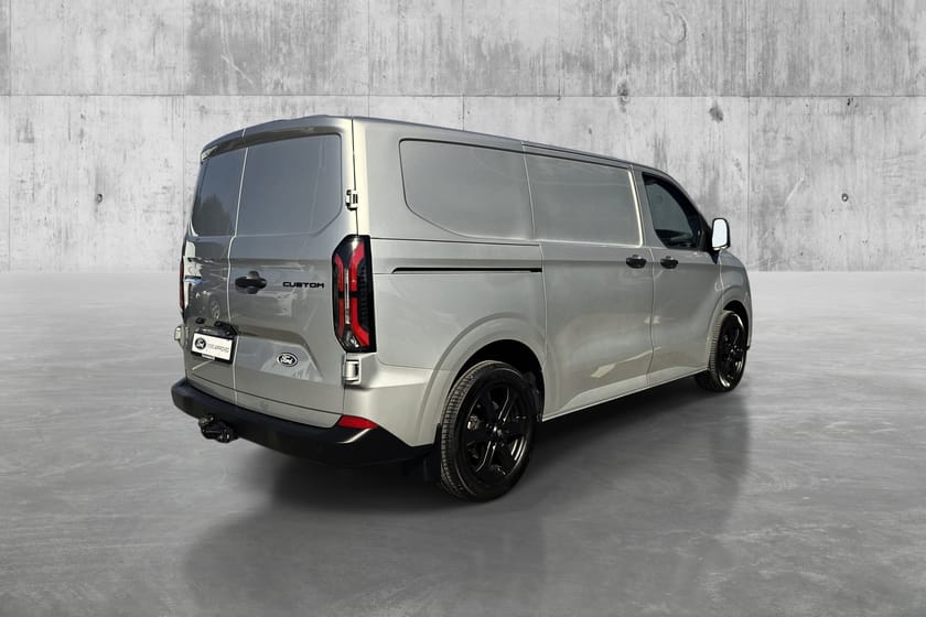 Bilde 4 av Ford E-Transit Custom 320 HENGERFESTE-2300KG,CARPLAY+++