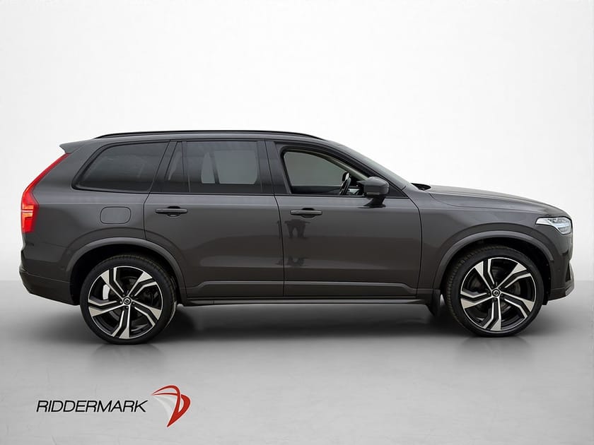 Bild 4 av Volvo XC90 7-seater Recharge T8 AWD Ultimate Dark 7-Sits Pano B&W HuD