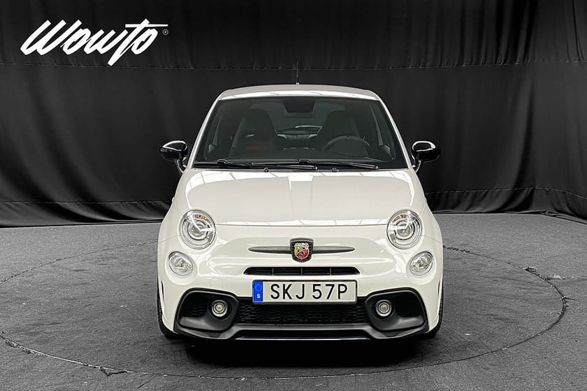 Bild 2 av Abarth 595 Esseesse 180HK /Akrapovic /Skalstolar/ Kolfiber